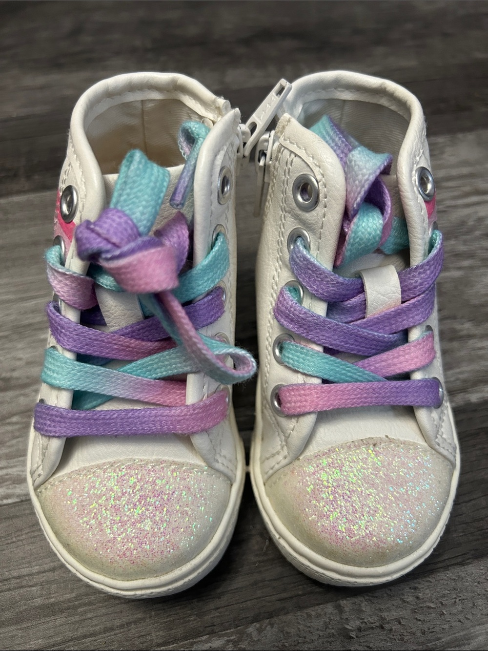 Place White High-Top Kids Sneakers with Pastel Pink, Purple & Aqua Laces
